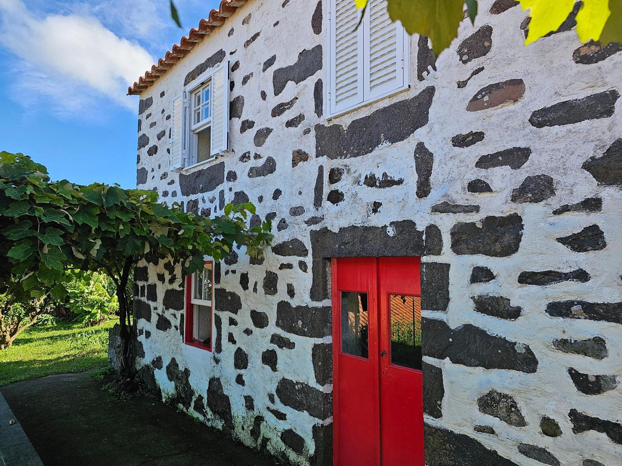 Casa Anjos Holiday home *